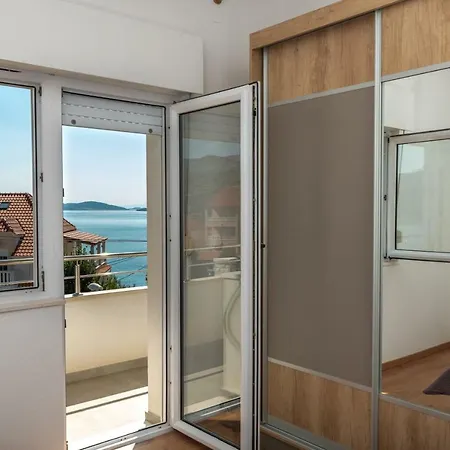 Apartman Goles Apartment *