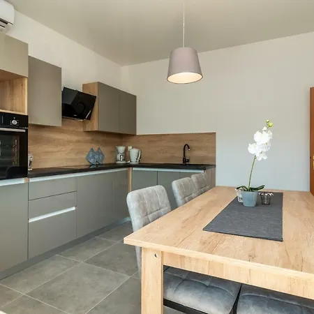 Apartment Apartman Goles