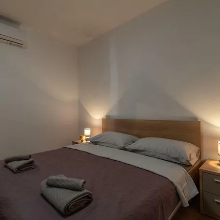 Apartment Apartman Goles Marina
