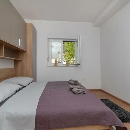 Apartman Goles Apartment *